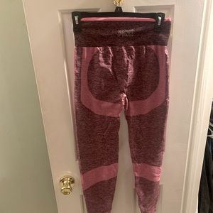 VS Pink Athletic Leggings 💗